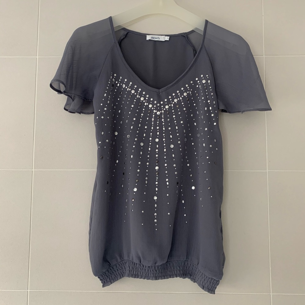 💫 Grey Flutter Sleeve Tee with Studs and Jewels Sz 0